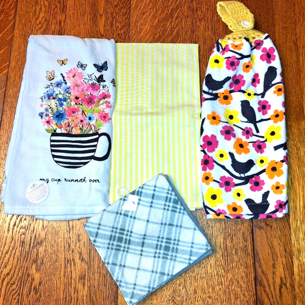100% Cotton Kitchen Towels & Wash Cloths: 3 towels & 2 Wash Cloths--Bundle,NWT